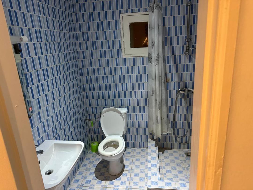 Iris Room Либревил Екстериор снимка